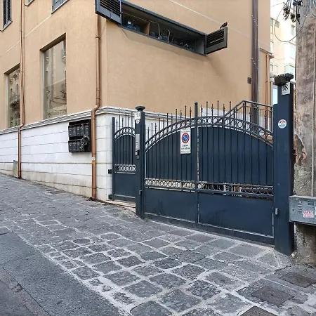 Friends & Family - Free Parking Car